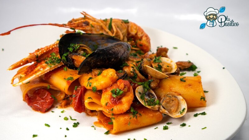 Paccheri allo scoglio: ricetta napoletana