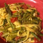 Pasta con asparagi e pomodorini