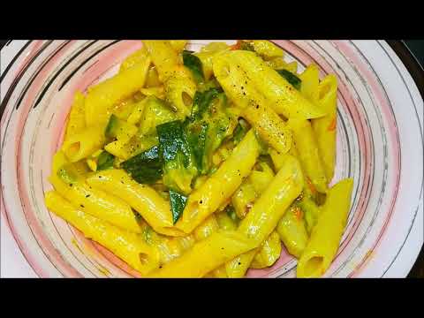 Pasta con fiori di zucca e zucchine