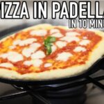 Pizza in padella senza lievito: la ricetta per preparare una gustosa alternativa